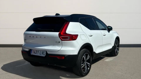 Volvo XC40 2.0 B4 G AWD R-Design Auto