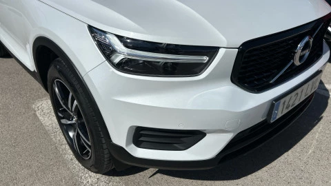 Volvo XC40 2.0 B4 G AWD R-Design Auto