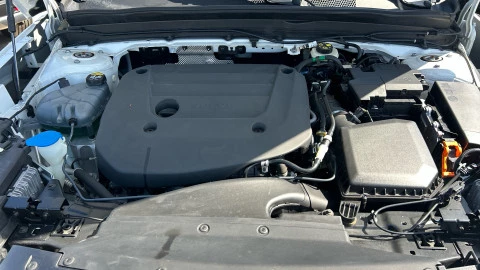 Volvo XC40 2.0 B4 G AWD R-Design Auto