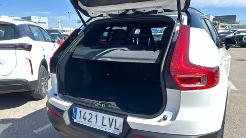 Volvo XC40 2.0 B4 G AWD R-Design Auto