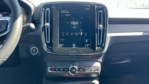 Volvo XC40 2.0 B4 G AWD R-Design Auto