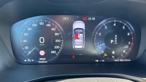 Volvo XC40 2.0 B4 G AWD R-Design Auto