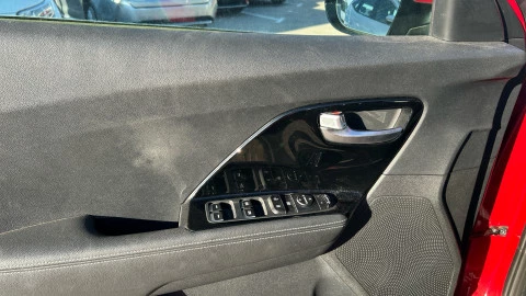 Kia Niro 1.6 GDi HEV 104kW (141CV) Drive