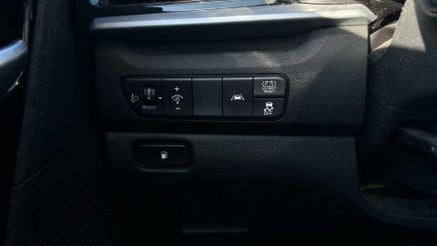 Kia Niro 1.6 GDi HEV 104kW (141CV) Drive