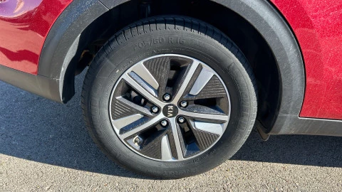 Kia Niro 1.6 GDi HEV 104kW (141CV) Drive