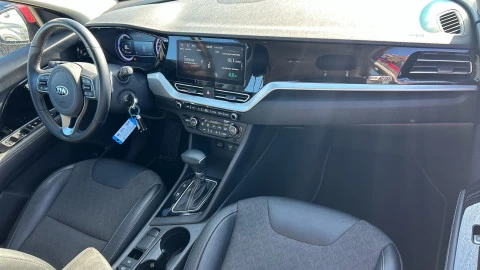 Kia Niro 1.6 GDi HEV 104kW (141CV) Drive