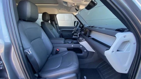 Land Rover Defender 3.0D I6 250 SE 110 Auto 4WD MHEV