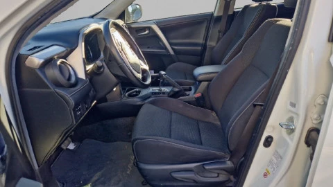 Toyota Rav4 2.5l hybrid 2WD Advance