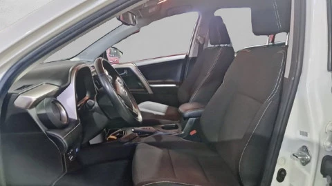 Toyota Rav4 2.5l hybrid 2WD Advance