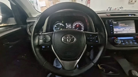 Toyota Rav4 2.5l hybrid 2WD Advance