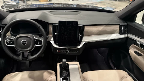 Volvo XC90 T8 Core Recharge AWD Auto 335 kW (455 CV)