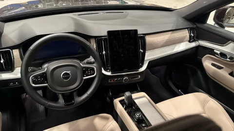 Volvo XC90 T8 Core Recharge AWD Auto 335 kW (455 CV)