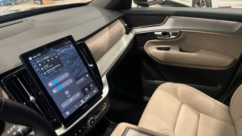 Volvo XC90 T8 Core Recharge AWD Auto 335 kW (455 CV)