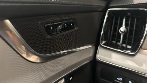 Volvo XC90 T8 Core Recharge AWD Auto 335 kW (455 CV)