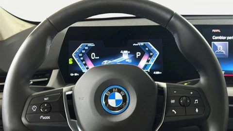 BMW iX2 xDrive30