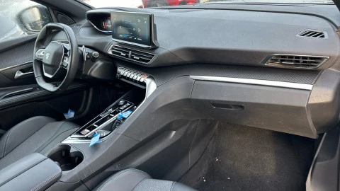 Peugeot 5008 Hybrid 1.2 100KW Allure Pack eDCS6