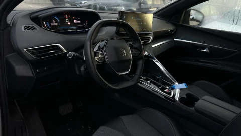 Peugeot 5008 Hybrid 1.2 100KW Allure Pack eDCS6