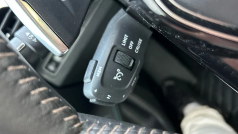 Peugeot 5008 Hybrid 1.2 100KW Allure Pack eDCS6