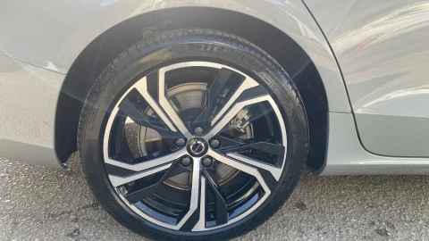 Volvo S60 Recharge T8 Ultimate Dark Auto