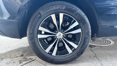 Volvo XC60 2.0 T6 AWD Recharge Core Auto