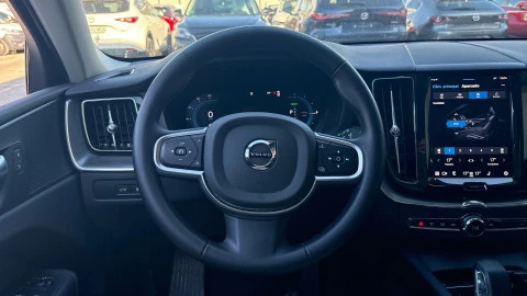 Volvo XC60 2.0 T6 AWD Recharge Core Auto