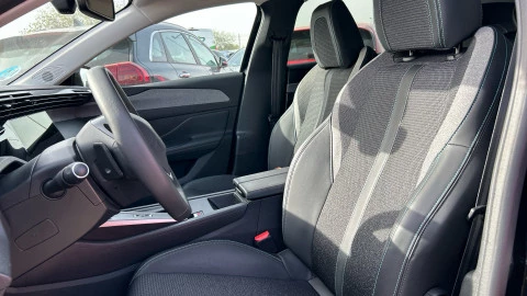 Peugeot 308 5P Allure Hybrid MHEV 145 e-DCS6