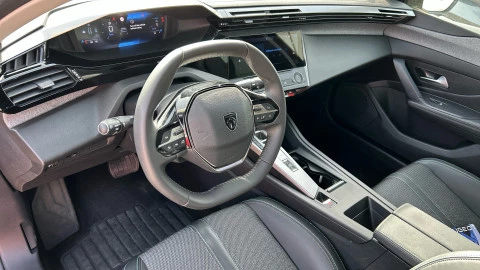 Peugeot 308 5P Allure Hybrid MHEV 145 e-DCS6