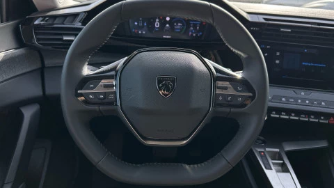 Peugeot 308 5P Allure Hybrid MHEV 145 e-DCS6