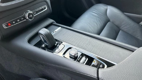 Volvo XC90 2.0 B5 D AWD Business Plus Auto