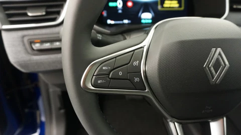 Renault Clio techno Full Hybrid 105kw 145