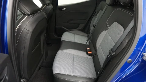 Renault Clio techno Full Hybrid 105kw 145