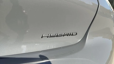 Peugeot 208 Allure HYBRID 145 eDCS6