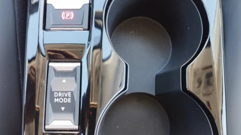 Peugeot 208 Allure HYBRID 145 eDCS6