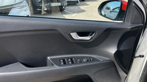 Kia Stonic 1.0 T-GDi 88kW (120CV) Drive