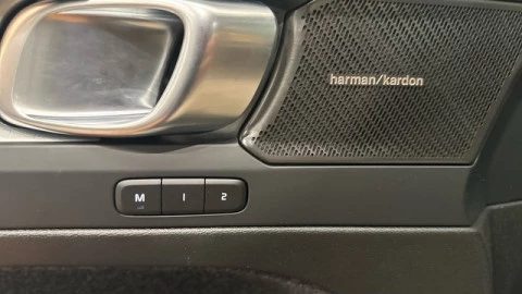 Volvo XC40 B3 G Plus Dark Auto 120 kW (163 CV)