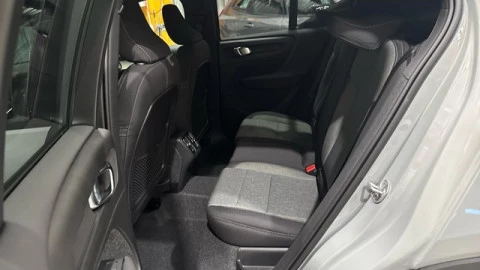 Volvo XC40 B3 G Plus Dark Auto 120 kW (163 CV)