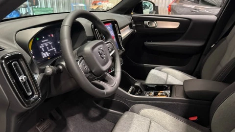 Volvo XC40 B3 G Plus Dark Auto 120 kW (163 CV)