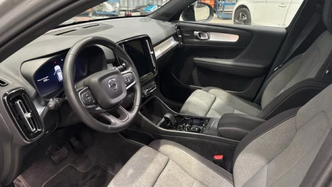 Volvo XC40 B3 G Plus Dark Auto 120 kW (163 CV)