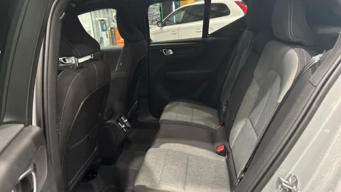 Volvo XC40 B3 G Plus Dark Auto 120 kW (163 CV)