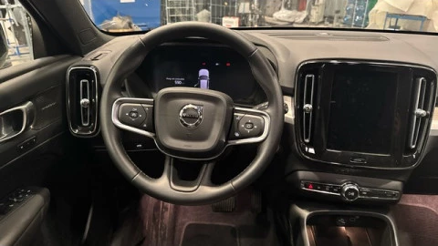 Volvo XC40 B3 G Plus Dark Auto 120 kW (163 CV)