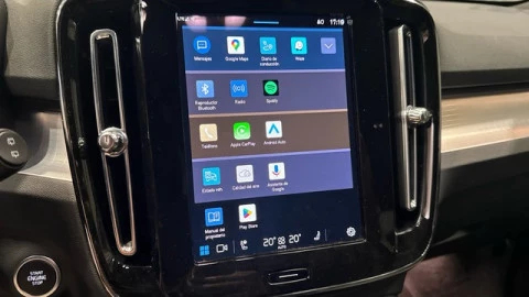 Volvo XC40 B3 G Plus Dark Auto 120 kW (163 CV)