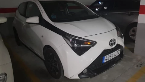 Toyota Aygo 1.0 70 x-play