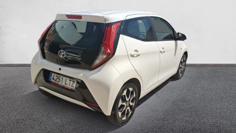 Toyota Aygo 1.0 70 x-play