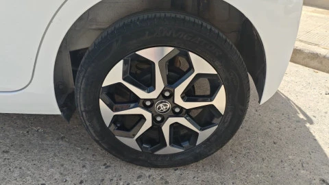 Toyota Aygo 1.0 70 x-play