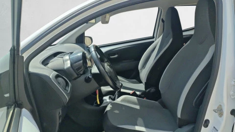 Toyota Aygo 1.0 70 x-play