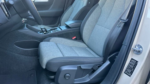 Volvo XC40 2.0 B3 G Core Auto