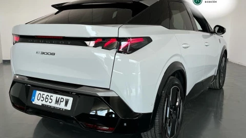 Peugeot e-3008 GT Eléctrico 157kW