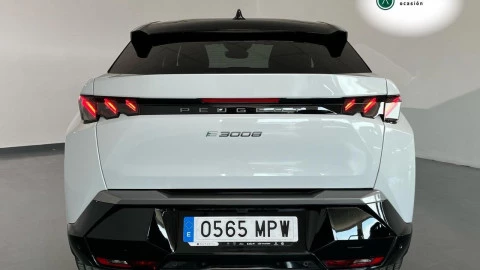 Peugeot e-3008 GT Eléctrico 157kW
