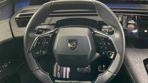 Peugeot e-3008 GT Eléctrico 157kW