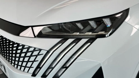 Peugeot e-3008 GT Eléctrico 157kW